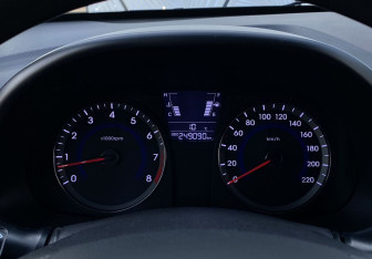 Подержанный автомобиль Hyundai Solaris Sedan 2013 года (21 фото)