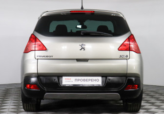 Подержанный автомобиль Peugeot 3008 2011 года (6 фото)
