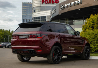 Подержанный автомобиль Land Rover Range Rover Sport 2015 года (4 фото)