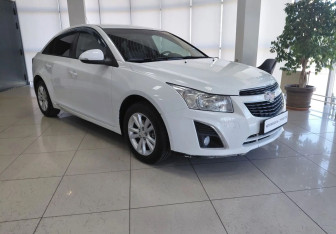 Подержанный автомобиль Chevrolet Cruze Sedan 2015 года (3 фото)