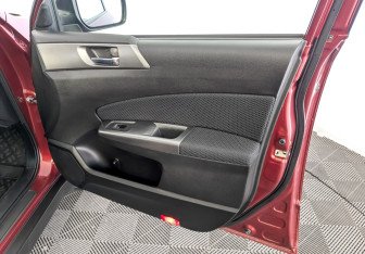 Подержанный автомобиль Subaru Forester Suv 2012 года (24 фото)