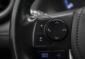 Подержанный автомобиль Toyota RAV4 2016 года (11 фото)