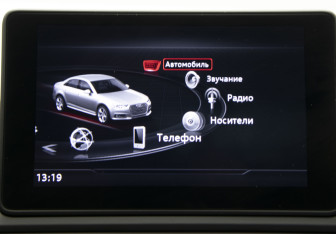 Подержанный автомобиль Audi A4 Sedan 2017 года (23 фото)