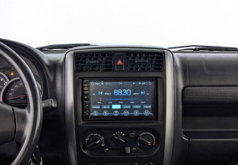 Подержанный автомобиль Suzuki Jimny 2018 года (17 фото)