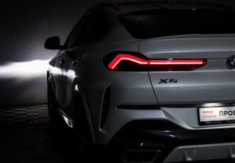 Подержанный автомобиль BMW X6 2022 года (26 фото)