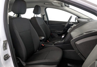 Подержанный автомобиль Ford Focus Hatchback 2018 года (22 фото)