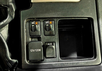 Подержанный автомобиль Toyota Land Cruiser Prado 2013 года (17 фото)