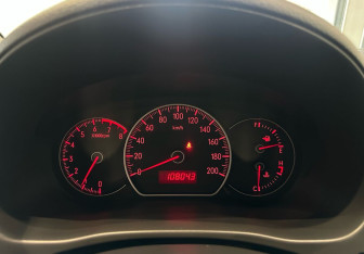Подержанный автомобиль Suzuki SX4 Hatchback 2009 года (17 фото)