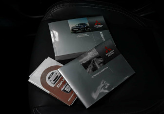 Подержанный автомобиль Mitsubishi Outlander 2019 года (12 фото)