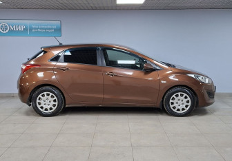 Подержанный автомобиль Hyundai i30 Hatchback 2012 года (4 фото)