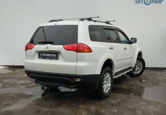 Подержанный автомобиль Mitsubishi Pajero Sport 2013 года (8 фото)