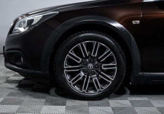 Подержанный автомобиль Opel Insignia Wagon 2014 года (15 фото)