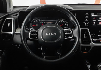 Подержанный автомобиль Kia Sorento 2021 года (11 фото)