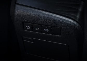 Подержанный автомобиль Lexus ES 2018 года (23 фото)