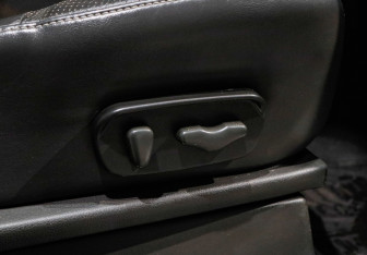 Подержанный автомобиль Nissan Pathfinder 2010 года (12 фото)