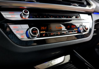 Подержанный автомобиль BMW X3 2021 года (28 фото)