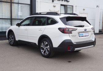 Подержанный автомобиль Subaru Outback Wagon 2020 года (7 фото)