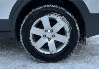 Подержанный автомобиль Chevrolet Captiva 2013 года (16 фото)