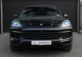 Подержанный автомобиль Porsche Cayenne 2019 года (2 фото)