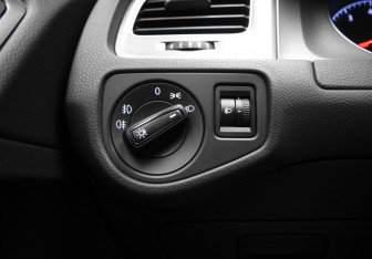 Подержанный автомобиль Volkswagen Golf Hatchback 2013 года (14 фото)