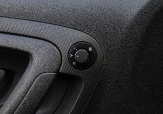 Подержанный автомобиль Skoda Fabia Hatchback 2012 года (14 фото)