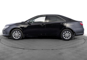 Подержанный автомобиль Toyota Camry Sedan 2016 года (8 фото)