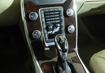 Подержанный автомобиль Volvo S80 2014 года (17 фото)