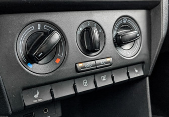 Подержанный автомобиль Skoda Rapid Liftback 2017 года (21 фото)