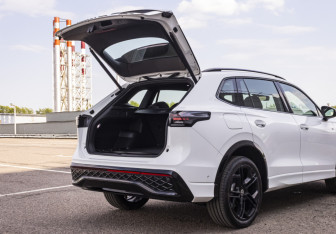 Подержанный автомобиль Volkswagen Tiguan 2025 года (25 фото)
