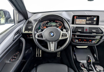 Подержанный автомобиль BMW X4 2021 года (22 фото)