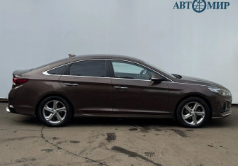 Подержанный автомобиль Hyundai Sonata 2017 года (4 фото)