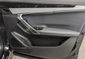 Подержанный автомобиль Geely Atlas 2024 года (19 фото)