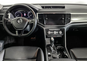 Подержанный автомобиль Volkswagen Teramont 2019 года (12 фото)