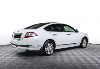 Подержанный автомобиль Nissan Teana 2013 года (6 фото)