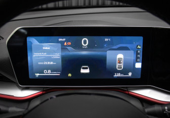 Подержанный автомобиль Geely Coolray 2023 года (13 фото)