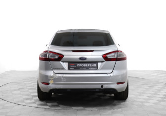Подержанный автомобиль Ford Mondeo Sedan 2012 года (6 фото)