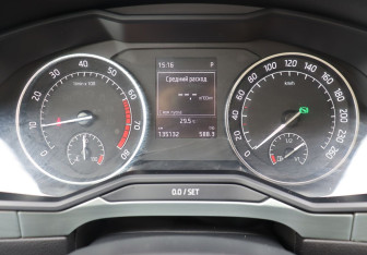 Подержанный автомобиль Skoda Superb Liftback 2015 года (18 фото)