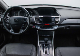 Подержанный автомобиль Honda Accord Sedan 2013 года (13 фото)