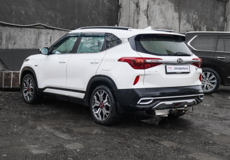 Подержанный автомобиль Kia Seltos 2021 года (6 фото)
