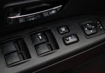 Подержанный автомобиль Mitsubishi ASX 2010 года (13 фото)