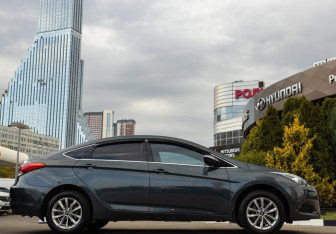 Подержанный автомобиль Hyundai i40 Sedan 2015 года (3 фото)