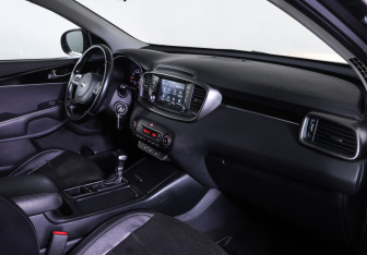 Подержанный автомобиль Kia Sorento 2019 года (11 фото)