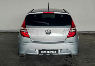 Подержанный автомобиль Hyundai i30 Hatchback 2010 года (5 фото)