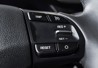 Подержанный автомобиль Hyundai Elantra Sedan 2019 года (12 фото)