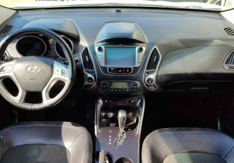 Подержанный автомобиль Hyundai ix35 2012 года (10 фото)
