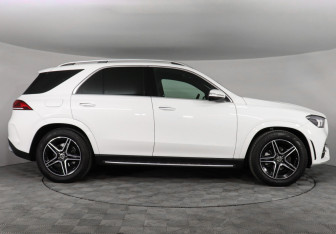 Подержанный автомобиль Mercedes-Benz GLE 2021 года (4 фото)