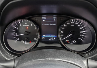 Подержанный автомобиль Nissan X-Trail 2021 года (16 фото)