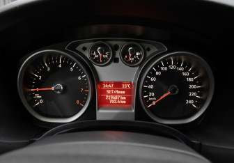 Подержанный автомобиль Ford Focus Hatchback 2010 года (11 фото)