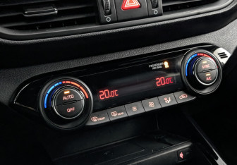 Подержанный автомобиль Kia Cerato Sedan 2022 года (21 фото)