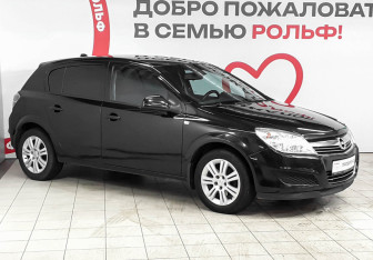 Подержанный автомобиль Opel Astra Hatchback 2010 года (3 фото)